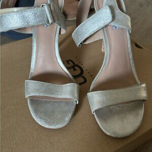 Charles David Women's Silver Heels